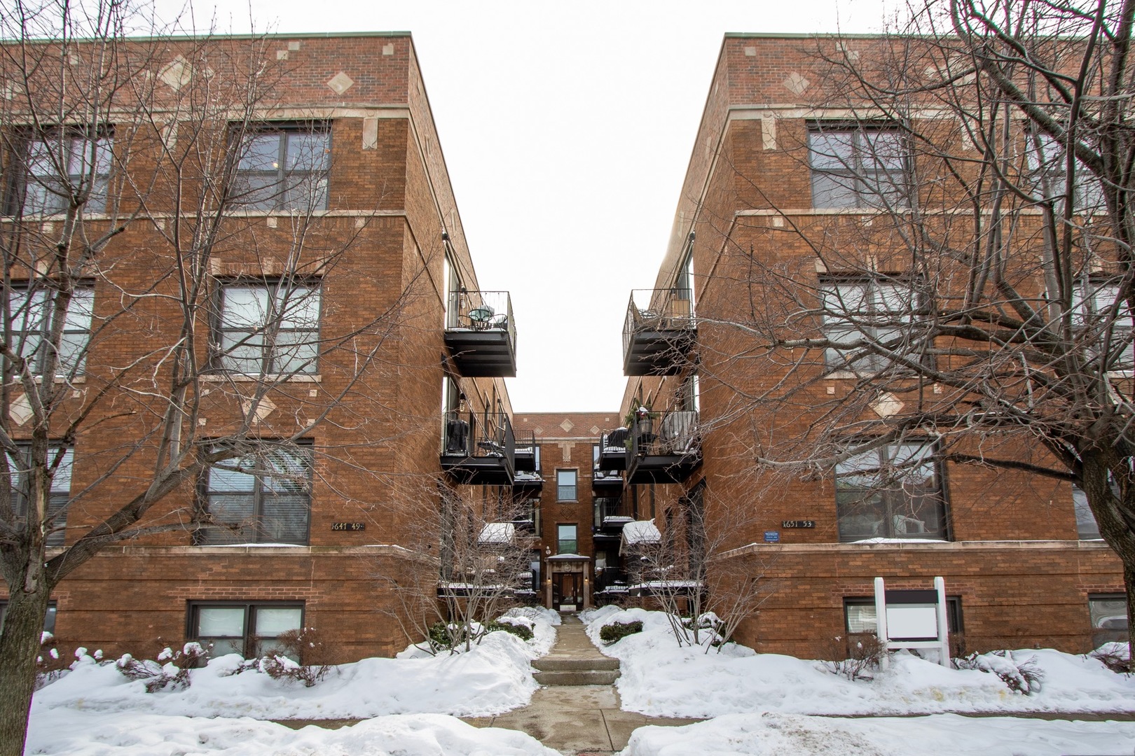 1647 West Addison Street, Unit 3A Chicago, IL 60613 - Photo 1 of 22
