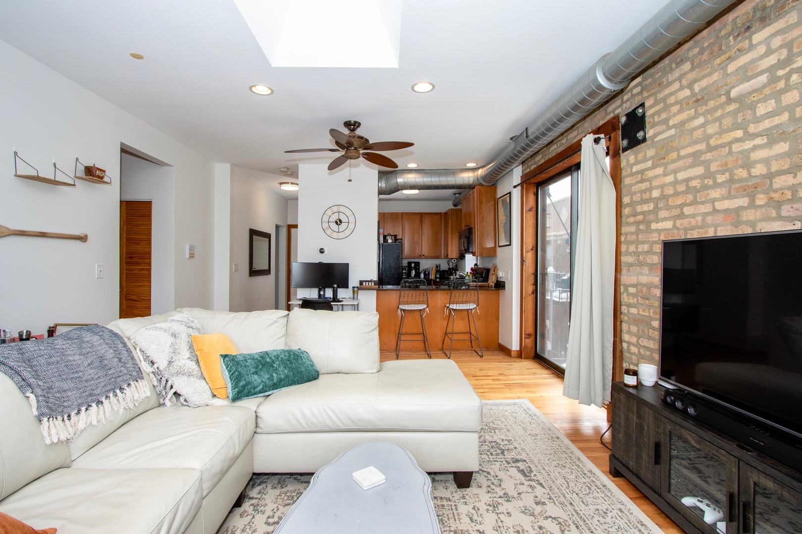 1647 West Addison Street, Unit 3A Chicago, IL 60613 - Photo 5 of 22