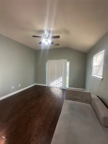 $1,100 | 18445 Emerald Forest Drive, New Caney, TX 77357