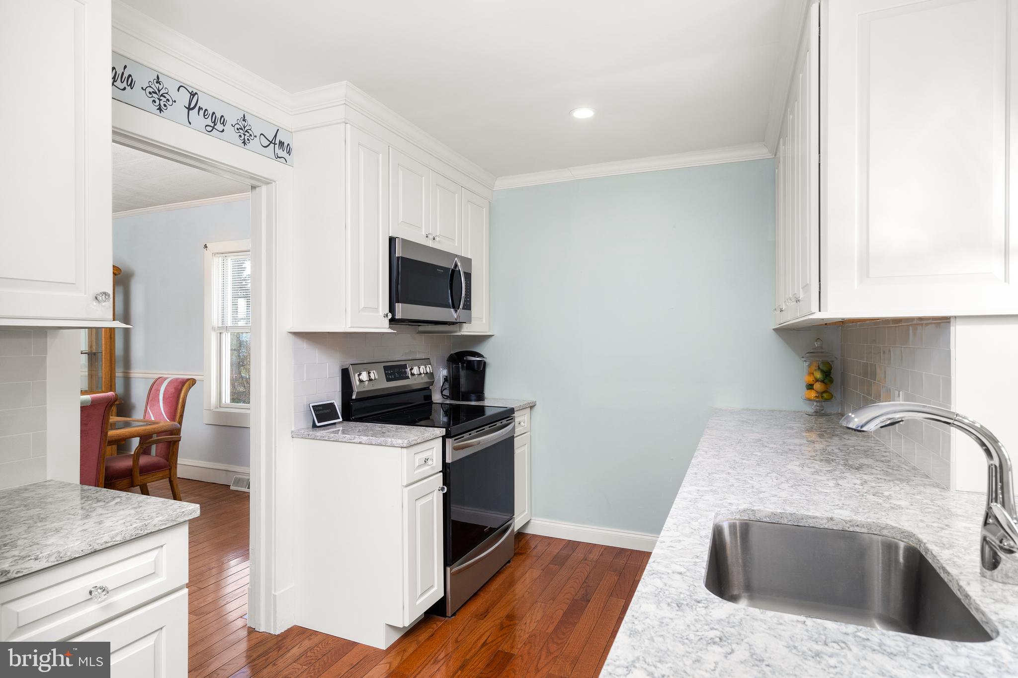 408 Edinburg Road Hamilton, NJ 08619 - Photo 8 of 46