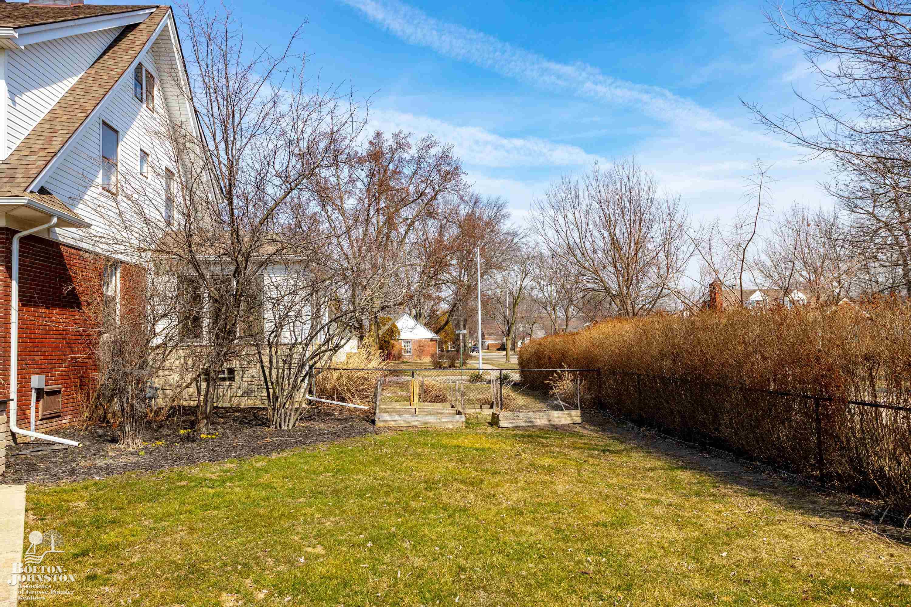 1497 Hawthorne Road Grosse Pointe Woods, MI 48236 - Photo 47 of 52