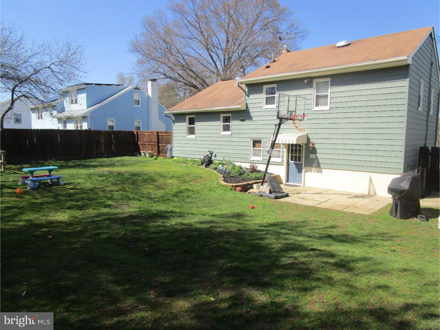 892 Woodlane Road Mount Holly, NJ 08060 - Photo 2 of 25 Exterior Back