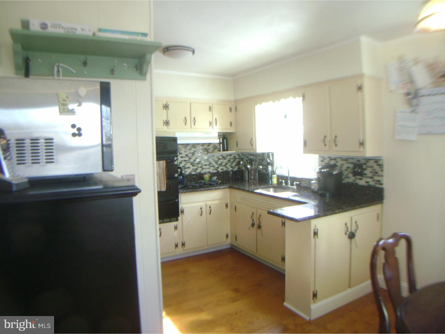 892 Woodlane Road Mount Holly, NJ 08060 - Photo 3 of 25 Kitchen