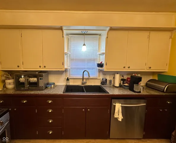 $220,000 | 7 Chester Drive, Beech Grove, IN 46107