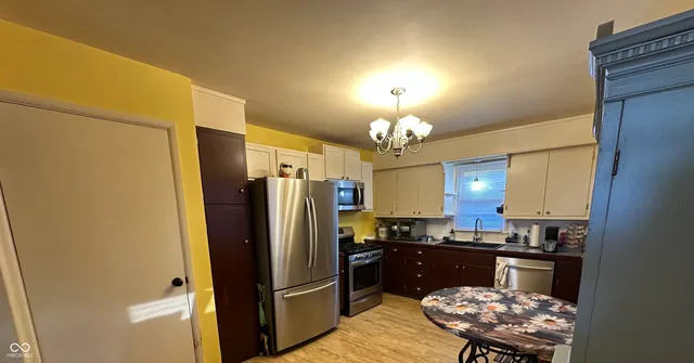 $220,000 | 7 Chester Drive, Beech Grove, IN 46107