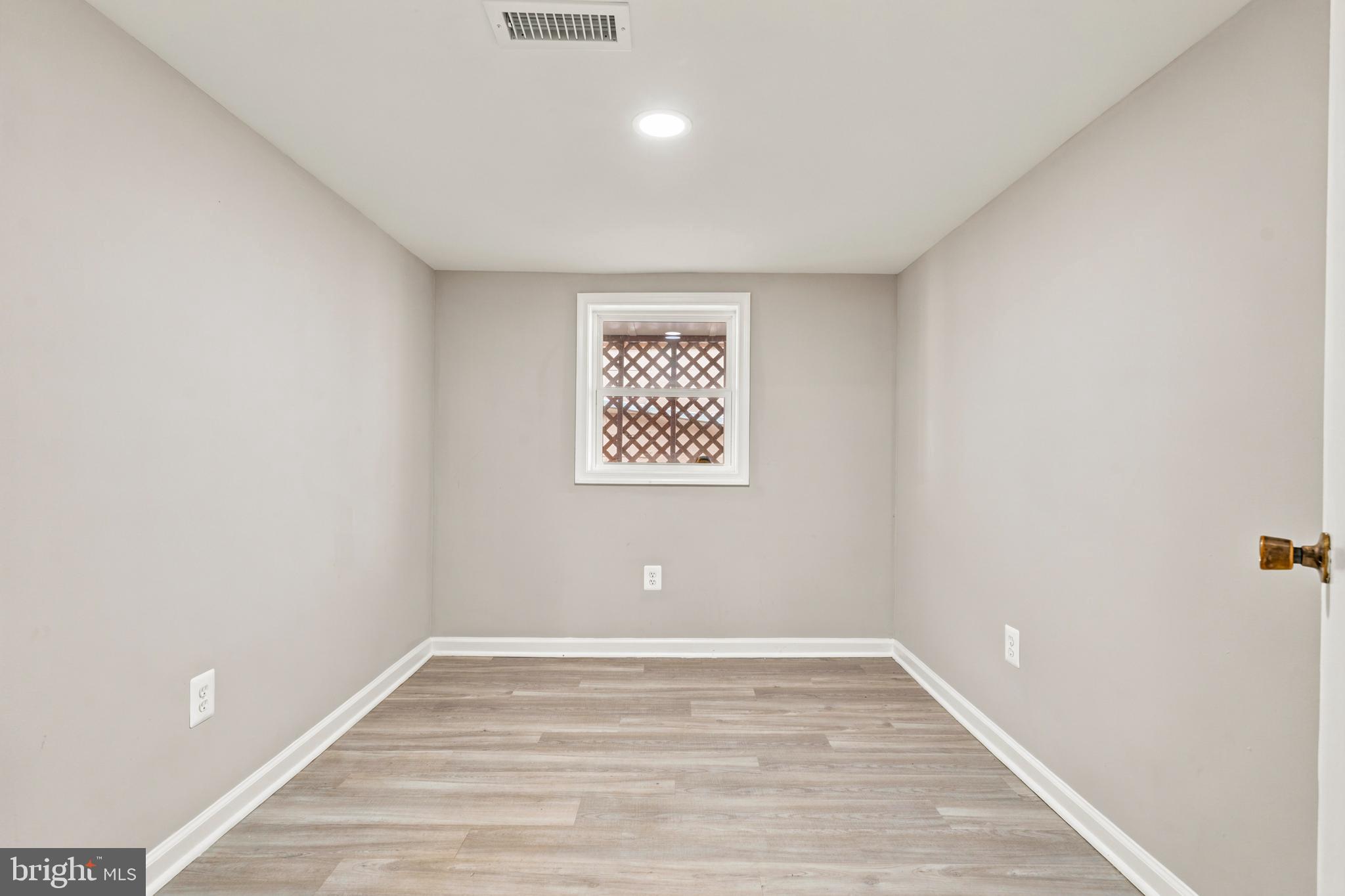 1132 Security Road Hagerstown, MD 21742 - Photo 20 of 33