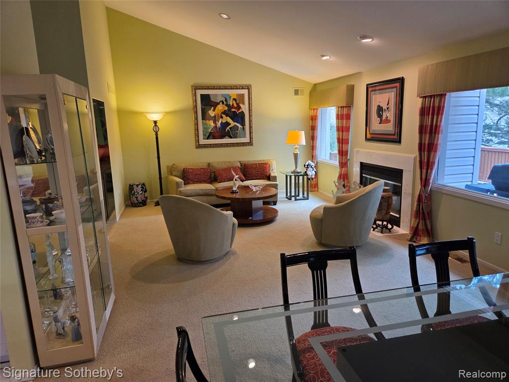 5274 Simpson Lake Road West Bloomfield, MI 48323 - Photo 9 of 46 Gallery Image 9