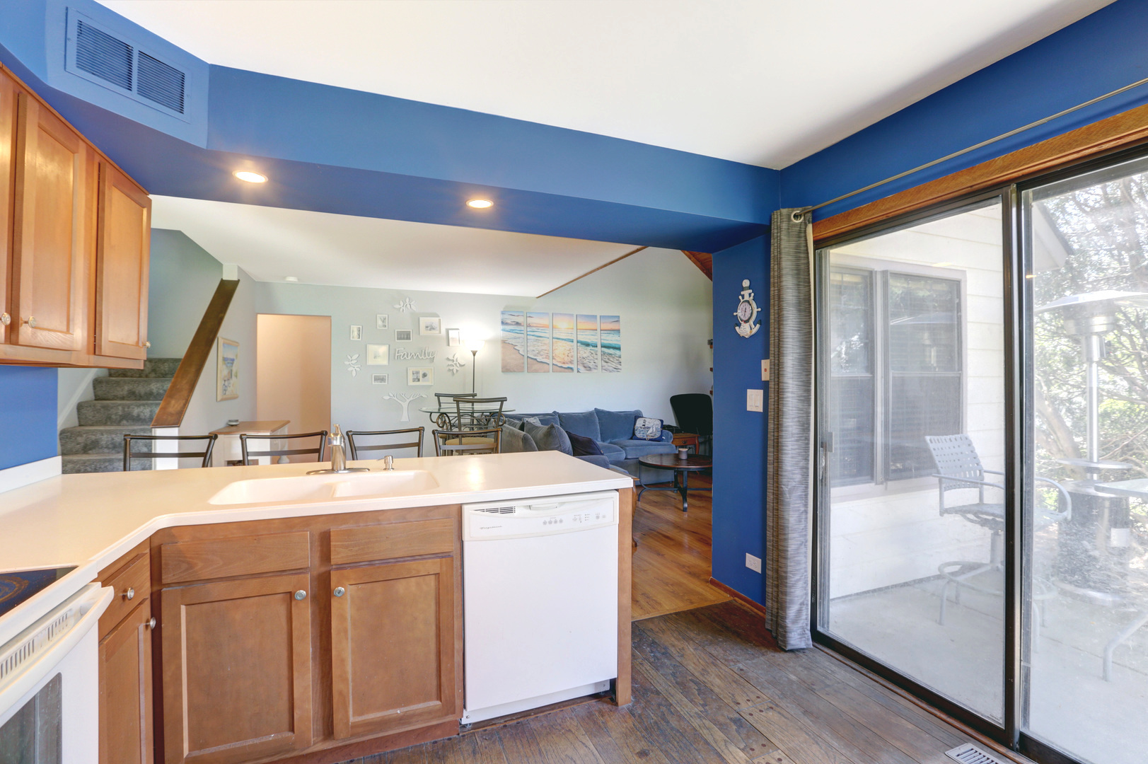 633 Chip Court Gurnee, IL 60031 - Photo 7 of 25