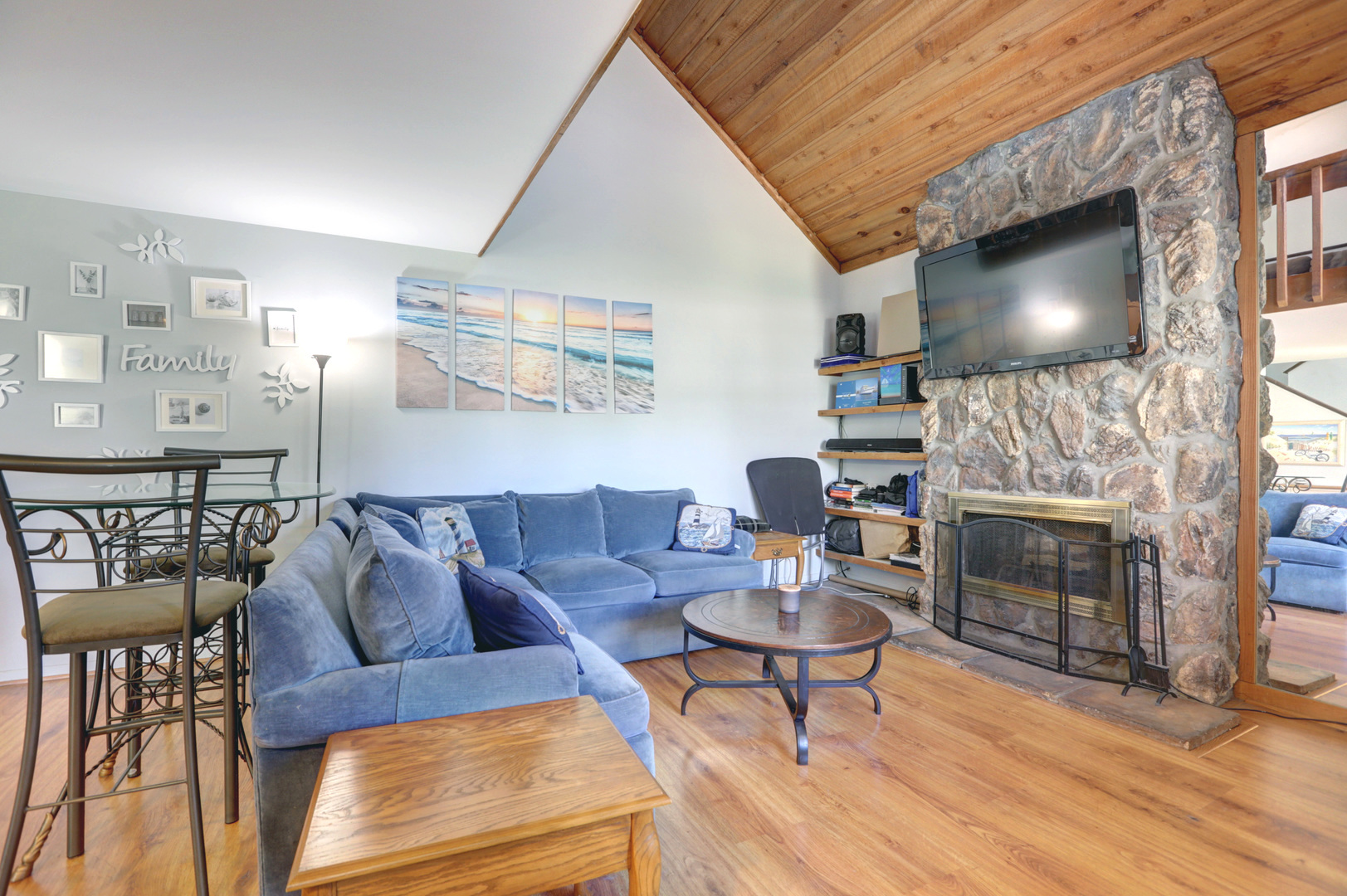 633 Chip Court Gurnee, IL 60031 - Photo 9 of 25