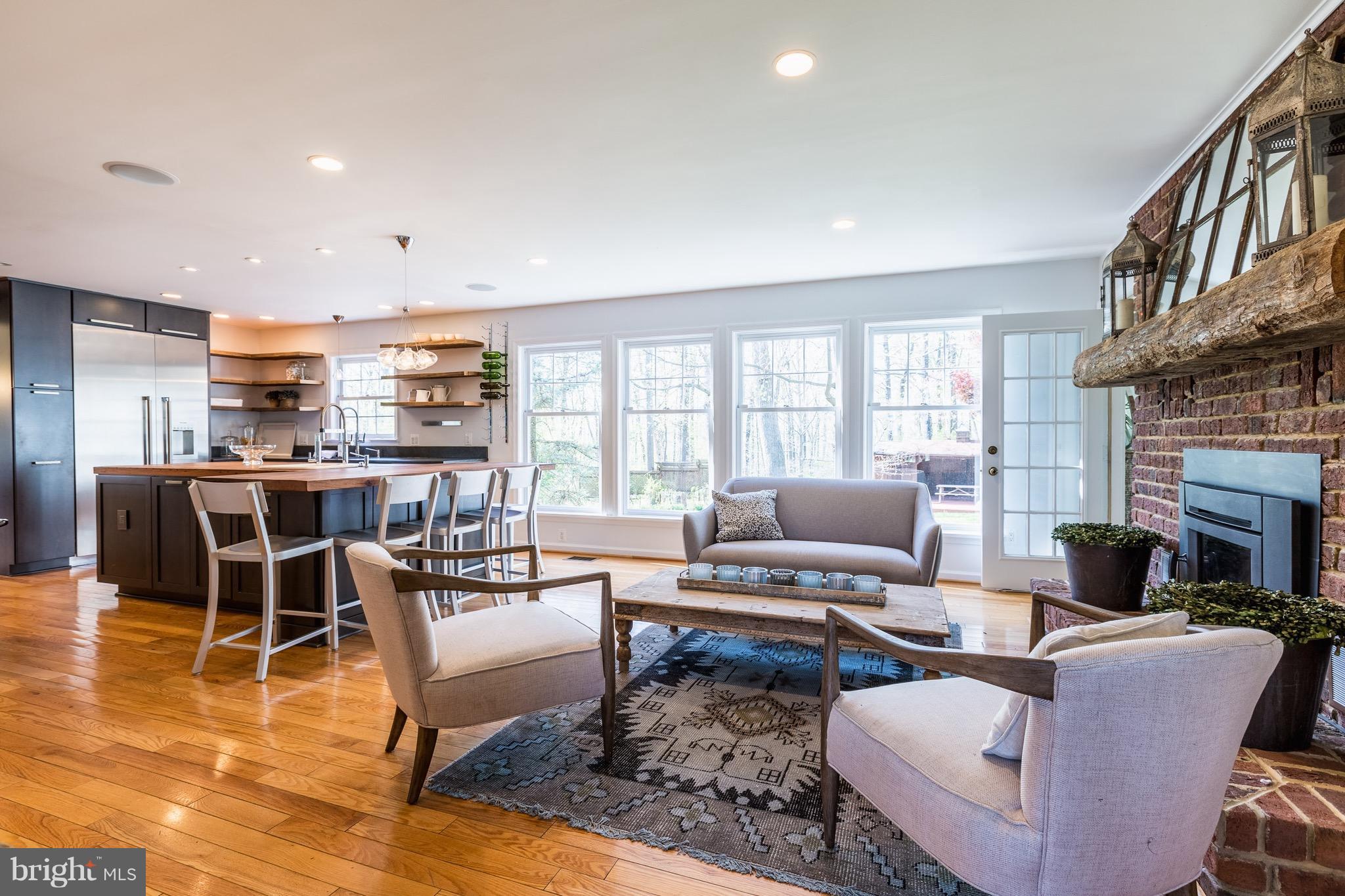 39668 Thomas Mill Road Leesburg, VA 20175 - Photo 8 of 30 Sitting room off the kitchen