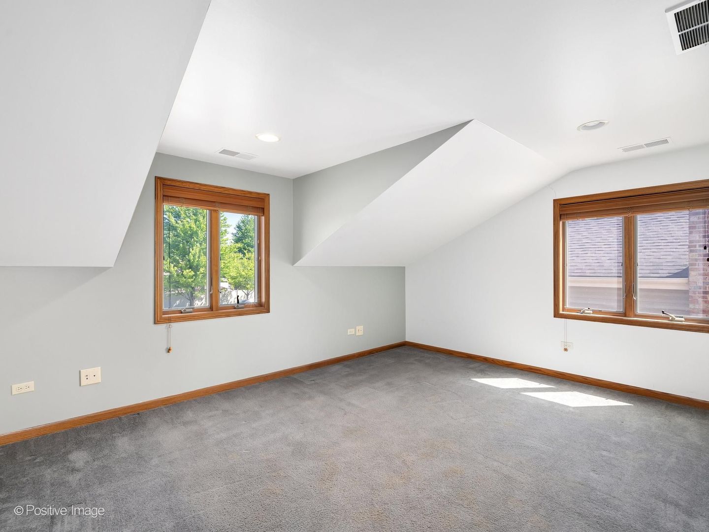 3235 192nd Street Lansing, IL 60438 - Photo 16 of 28 an empty room with a window