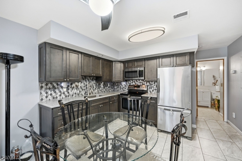 31 Fairmount Avenue Hackensack, NJ 07601 - Photo 13 of 37