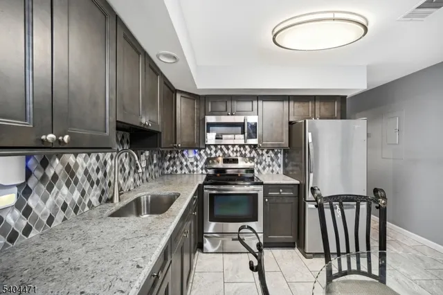 $395,000 | 31 Fairmount Avenue, Hackensack, NJ 07601