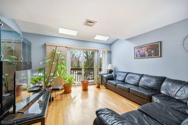 $395,000 | 31 Fairmount Avenue, Hackensack, NJ 07601