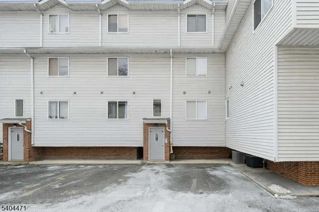 $395,000 | 31 Fairmount Avenue, Hackensack, NJ 07601