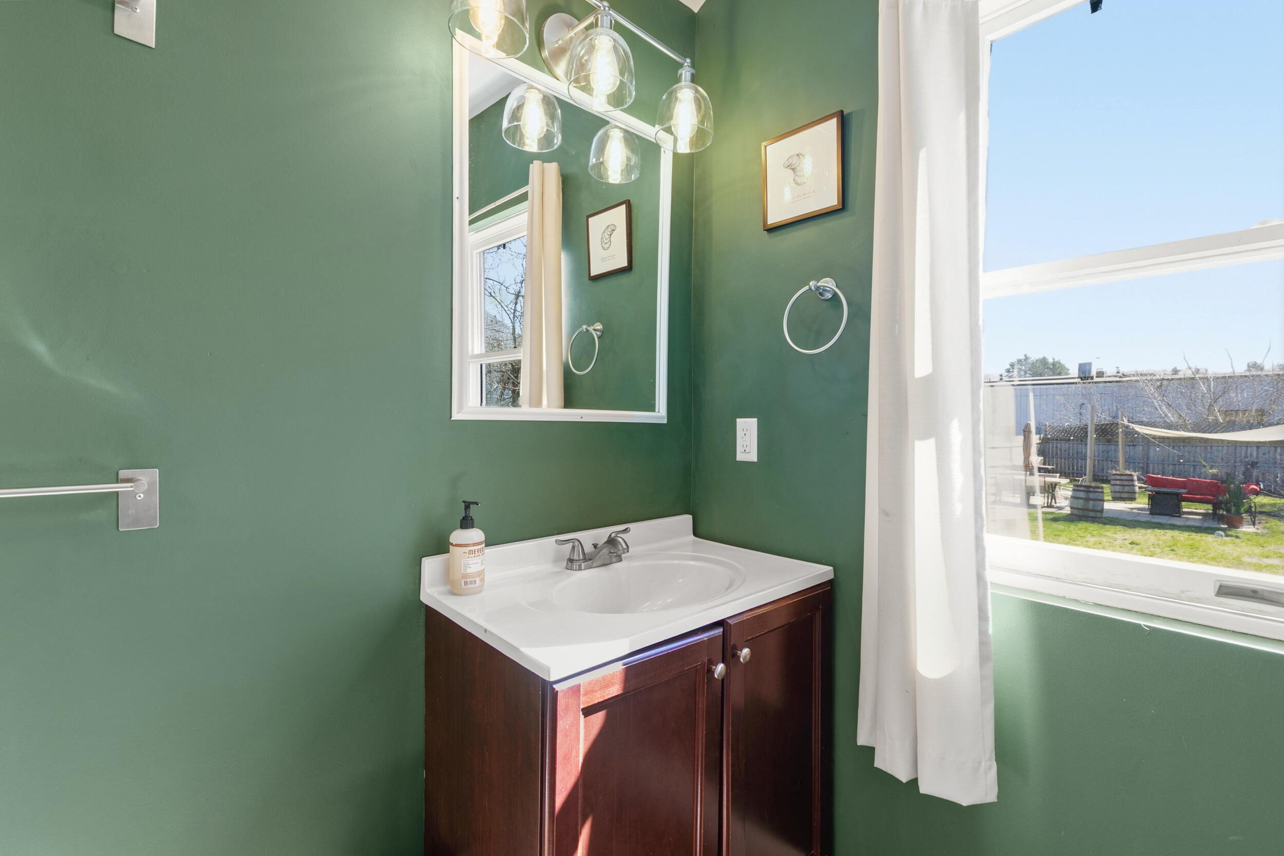 313 R Warren Avenue Portland, ME 04103 - Photo 14 of 41 313R Warren Ave_ Portland_ ME 04103_ USA