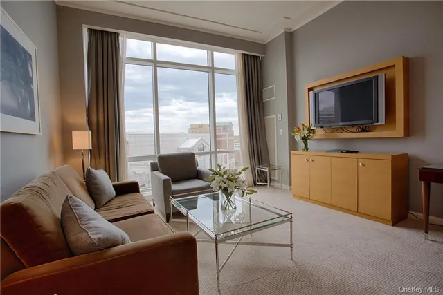 $5,250 | 1 Renaissance Square, Unit 7G, White Plains, NY 10601