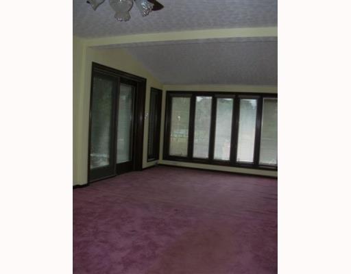 189 Coyle Curtain Road Monongahela, PA 15063 - Photo 4 of 16 Living Room.