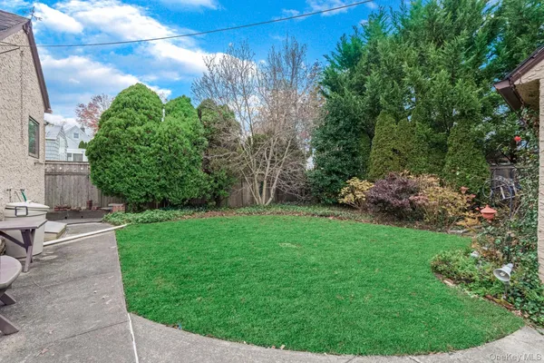 $1,298,000 | 331 Richmond Road | Douglaston