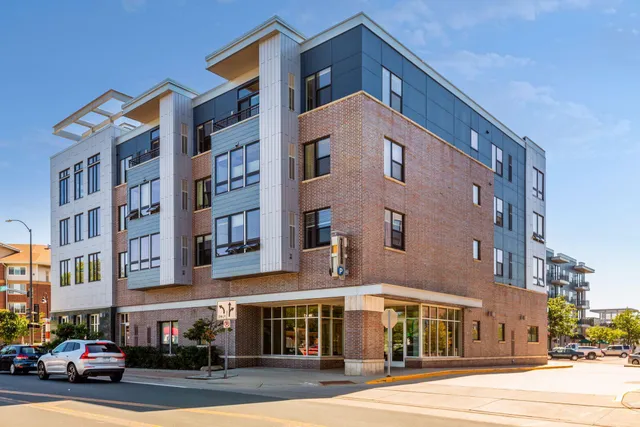 $194,500 | 7600 Lyndale Avenue South, Unit 414, Richfield, MN 55423