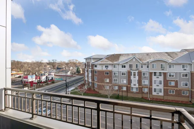 $194,500 | 7600 Lyndale Avenue South, Unit 414, Richfield, MN 55423