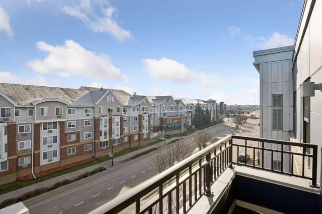 $194,500 | 7600 Lyndale Avenue South, Unit 414, Richfield, MN 55423