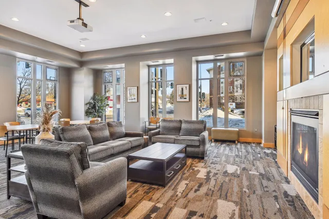 $194,500 | 7600 Lyndale Avenue South, Unit 414, Richfield, MN 55423