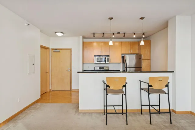 $194,500 | 7600 Lyndale Avenue South, Unit 414, Richfield, MN 55423