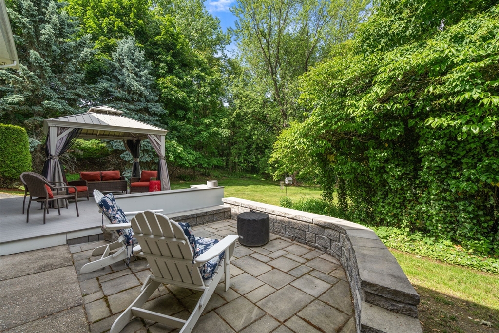 12 Ruby Road Saugus, MA 01906 - Photo 23 of 42