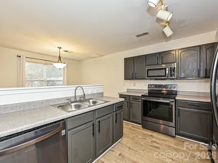 $300,000 | 8712 Westhope Street, Charlotte, NC 28216