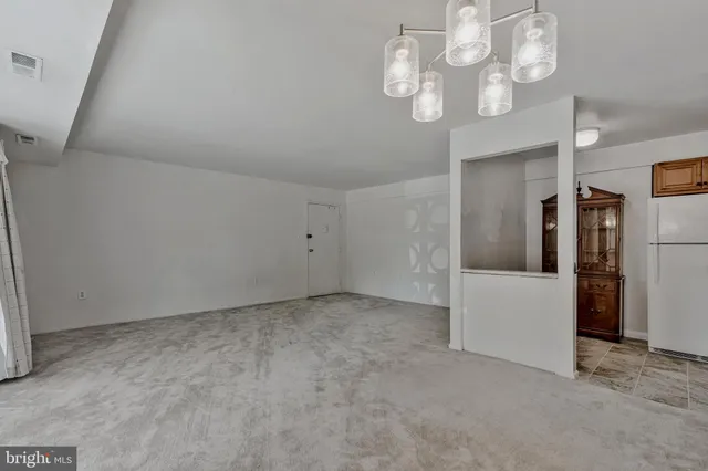 $375,000 | 204 Park Terrace Court Southeast, Unit 25, Vienna, VA 22180