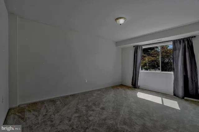 $375,000 | 204 Park Terrace Court Southeast, Unit 25, Vienna, VA 22180