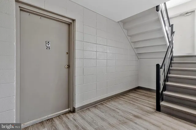 $375,000 | 204 Park Terrace Court Southeast, Unit 25, Vienna, VA 22180