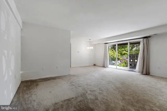 $375,000 | 204 Park Terrace Court Southeast, Unit 25, Vienna, VA 22180