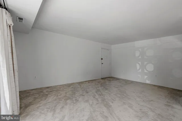 $375,000 | 204 Park Terrace Court Southeast, Unit 25, Vienna, VA 22180