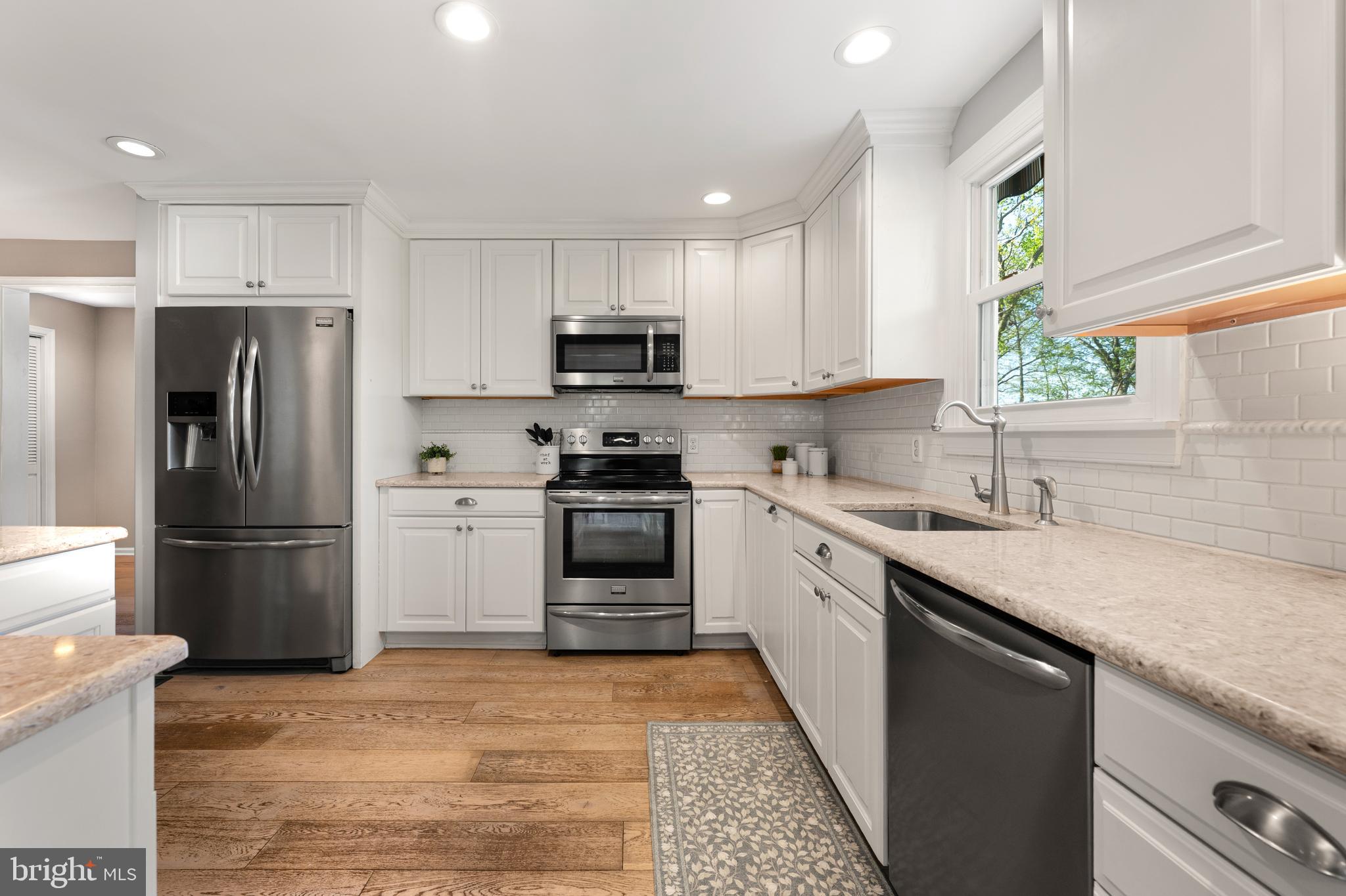 3901 Calawasse Road Edgewater, MD 21037 - Photo 12 of 43 Bright Updated Kitchen