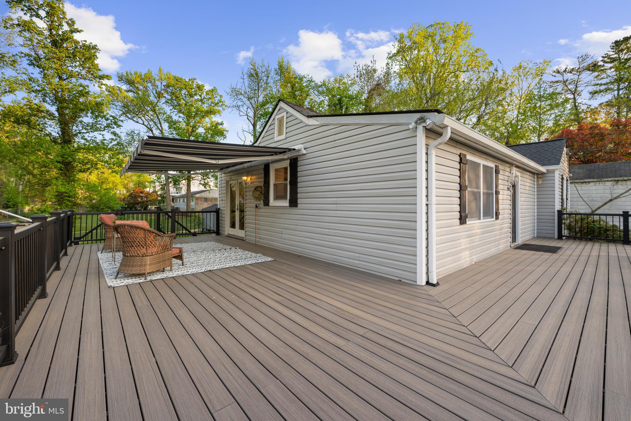 3901 Calawasse Road Edgewater, MD 21037 - Photo 4 of 43 Wraparound Trex Deck