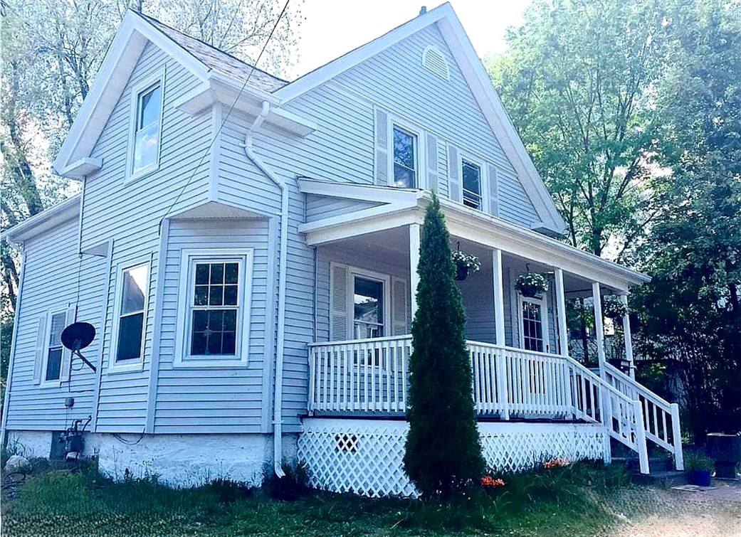 26 Ruby Street Woonsocket, RI 02895 - Photo 2 of 15