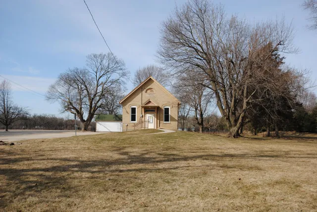 $150,000 | W4614 Potter Road, Lafayette, WI 53121