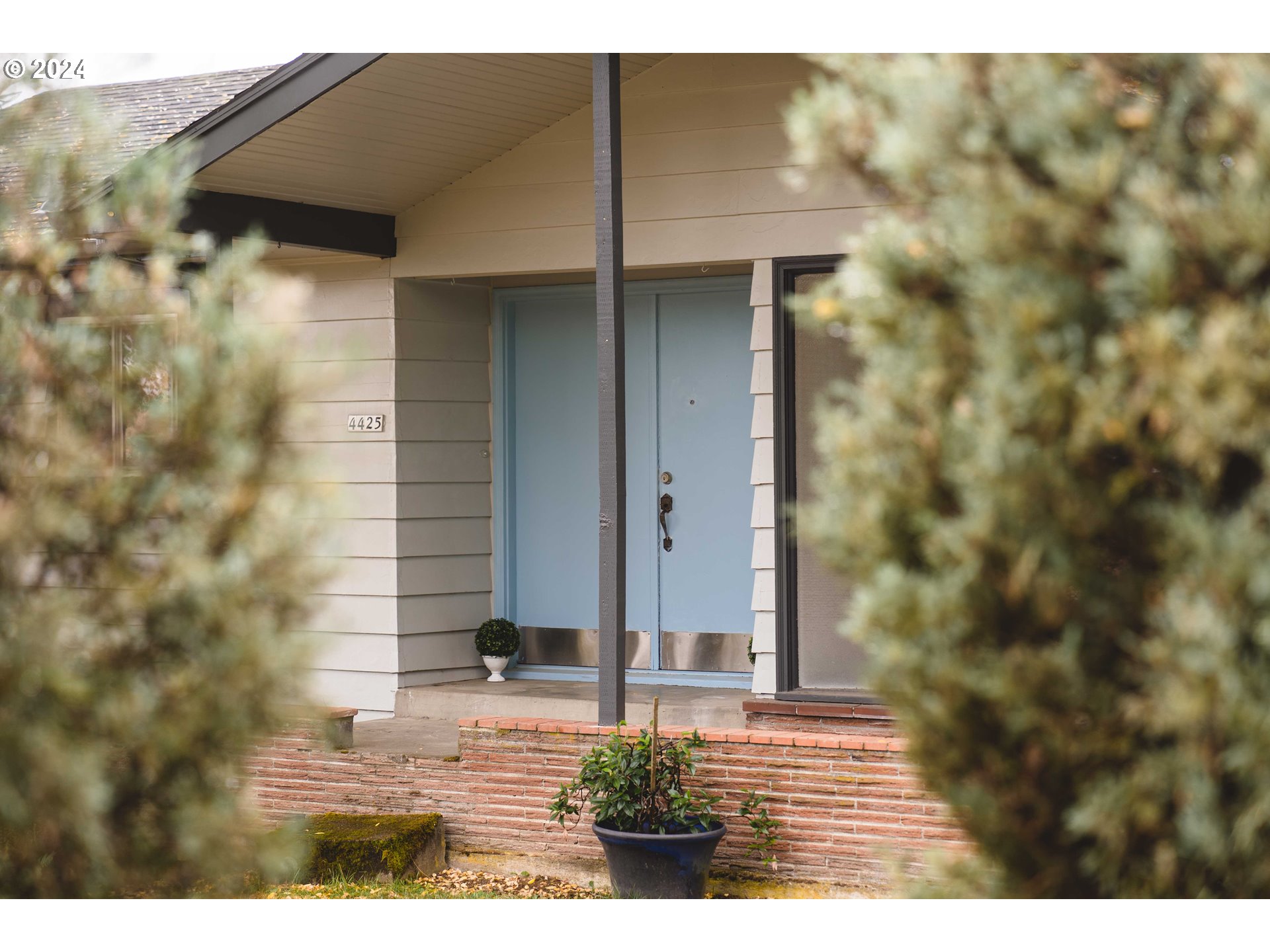 4425 Southwest Dosch Road Portland, OR 97239 - Photo 3 of 40 a view of outdoor space