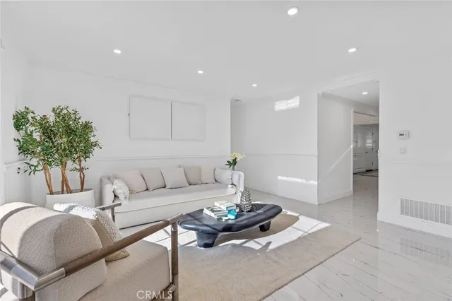 $1,899,000 | 16401 Serenade Lane, Huntington Beach, CA 92647