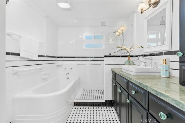 $1,899,000 | 16401 Serenade Lane, Huntington Beach, CA 92647