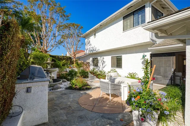 $1,899,000 | 16401 Serenade Lane, Huntington Beach, CA 92647