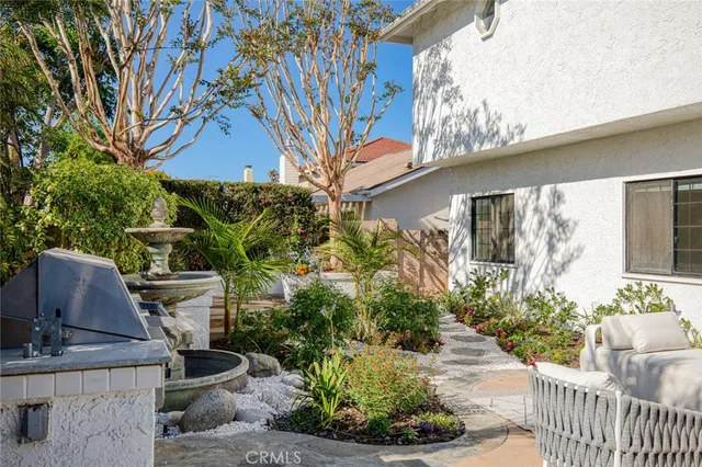 $1,899,000 | 16401 Serenade Lane, Huntington Beach, CA 92647