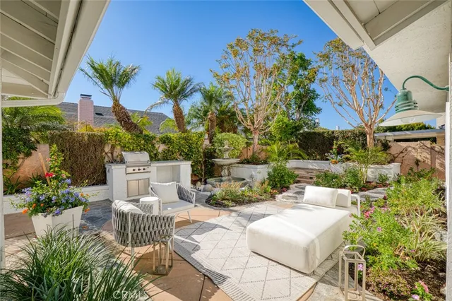 $1,899,000 | 16401 Serenade Lane, Huntington Beach, CA 92647