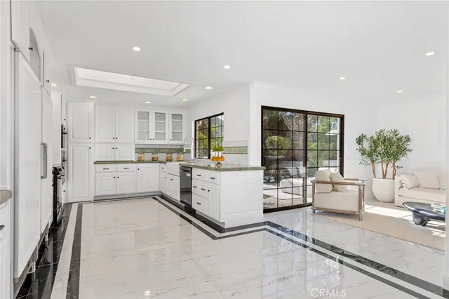 $1,899,000 | 16401 Serenade Lane, Huntington Beach, CA 92647