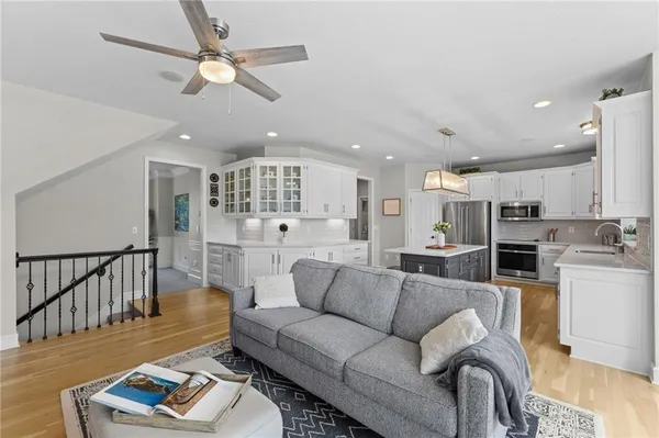 $749,950 | 14501 Grandview Street, Overland Park, KS 66221