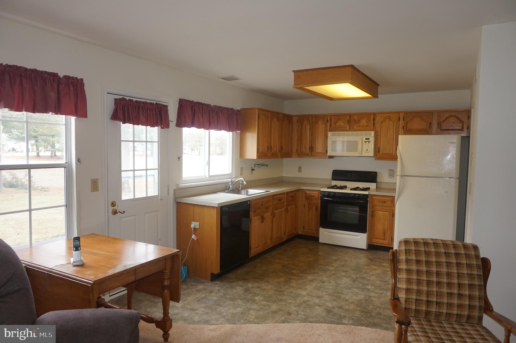 56 Stratford Road Southampton, NJ 08088 - Photo 7 of 18 Kitchen Gas Cooking