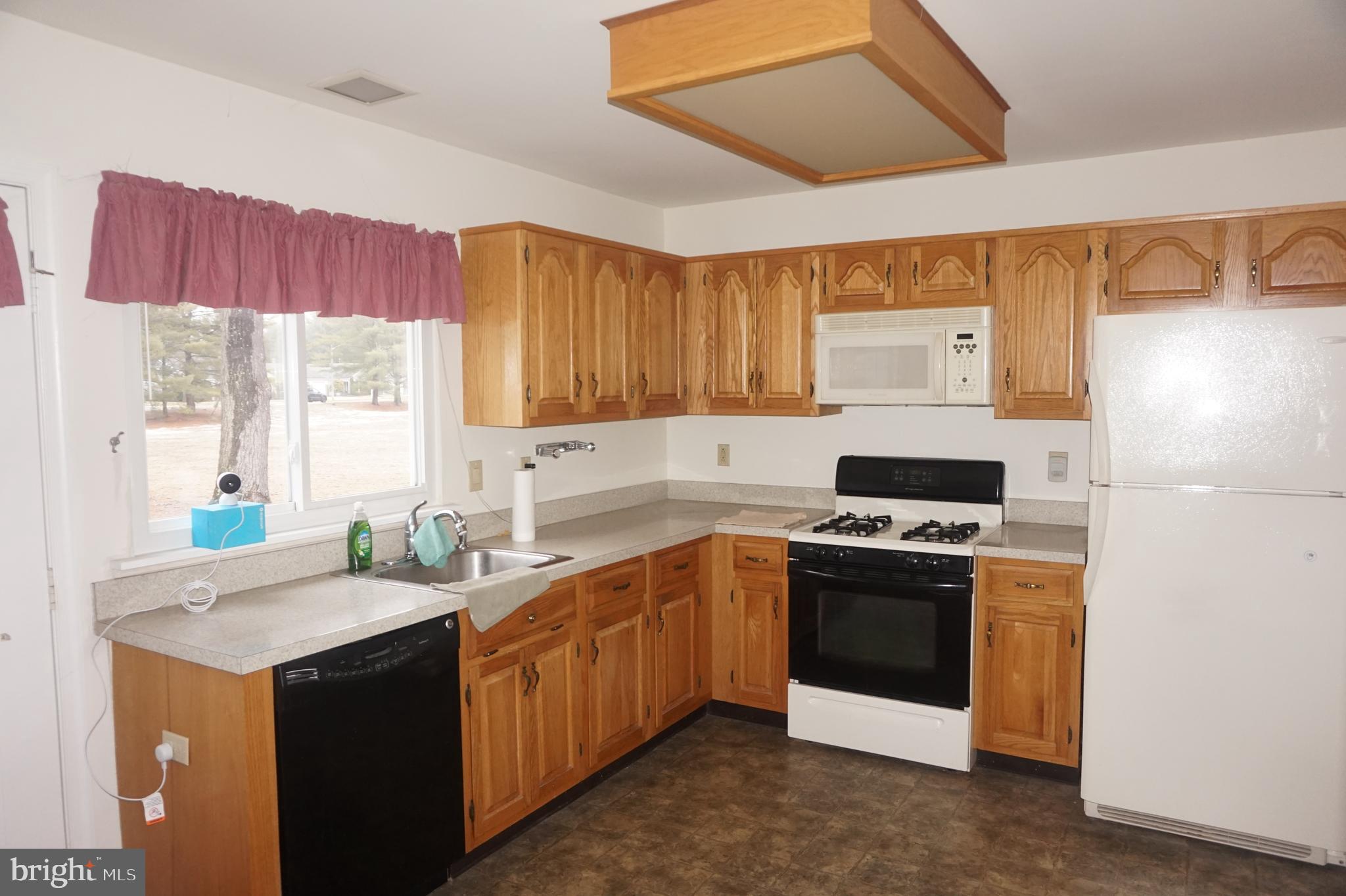 56 Stratford Road Southampton, NJ 08088 - Photo 8 of 18 Kitchen Gas Cooking