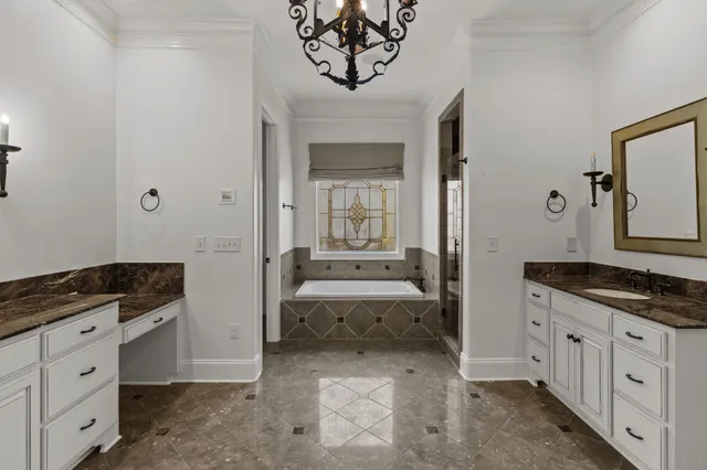 a view of livingroom with furniture and windows